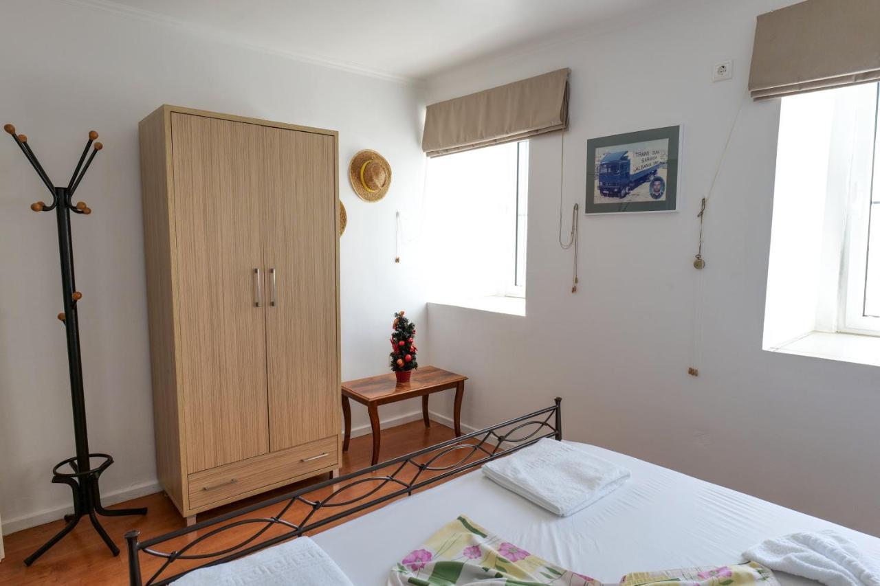 Duka'S House Hotel Lukove Ngoại thất bức ảnh