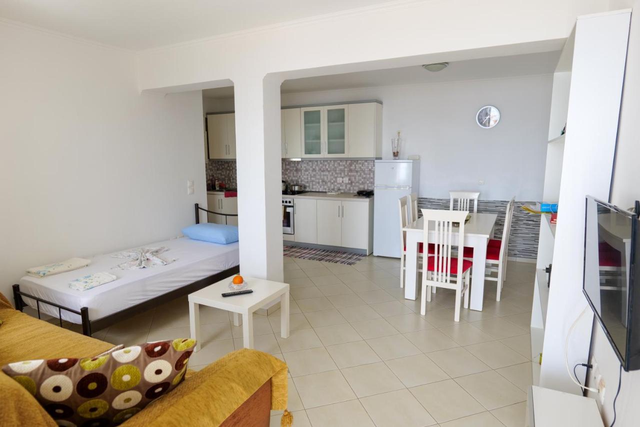 Duka'S House Hotel Lukove Ngoại thất bức ảnh
